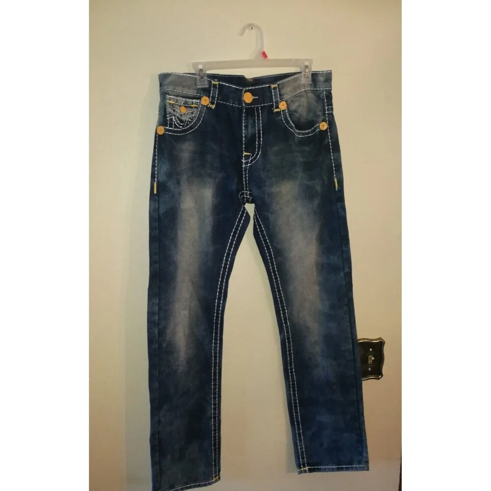 New with tags True Religion Billy Big T 78 Urban Cow 24-5030MBT2 Jeans Size 34